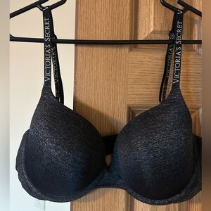 Women’s euc Victoria’s Secret bra 38C